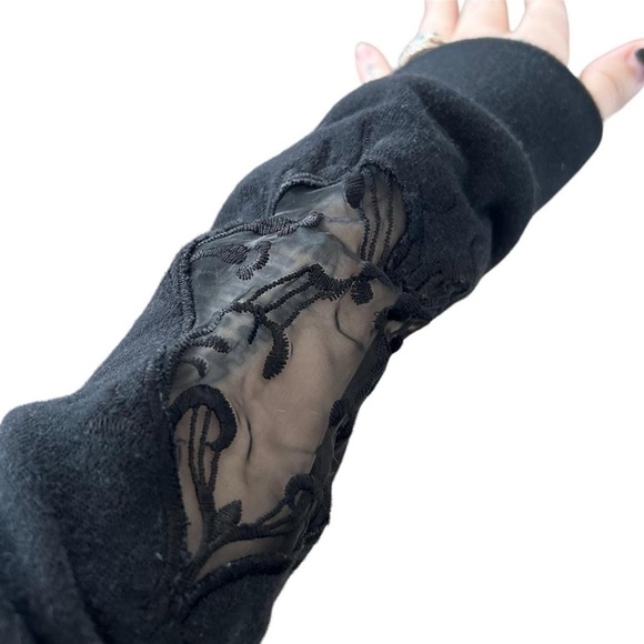 Hard Rock Cafe x Juicy couture sweater - Picture 3 of 4